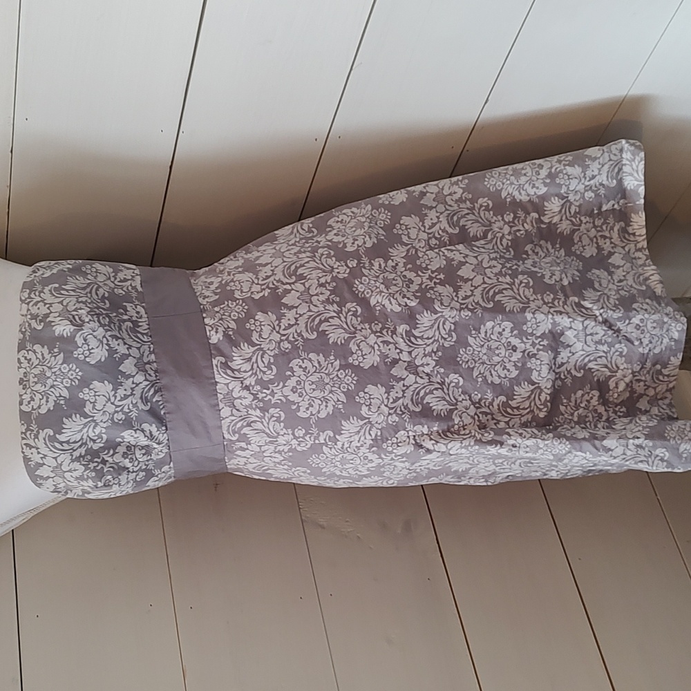 Loft Gray & Cream strapless, side zip NWOT fully lined